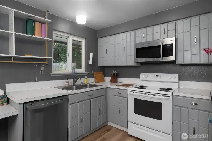 Newer DW & Microwave.