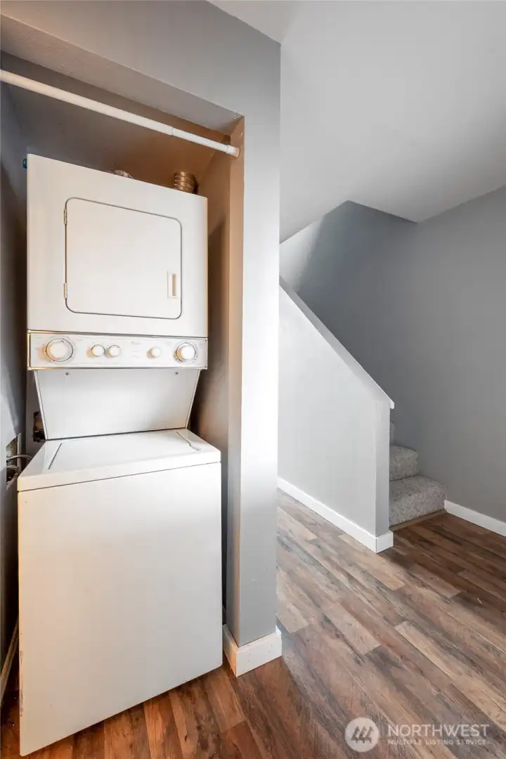 Washer & dryer on main level