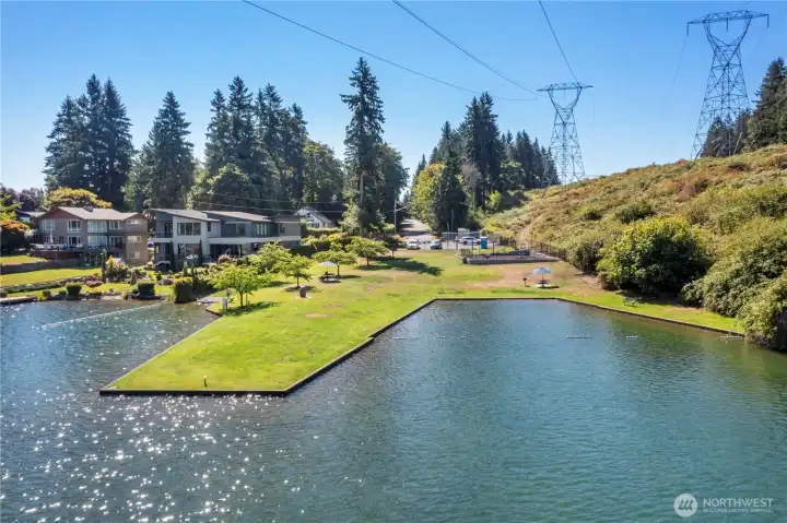The Lakeridge Park offers swimming and playground