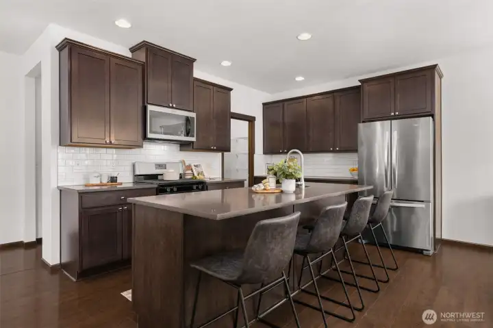 Quartz countertops & Stainless appliances