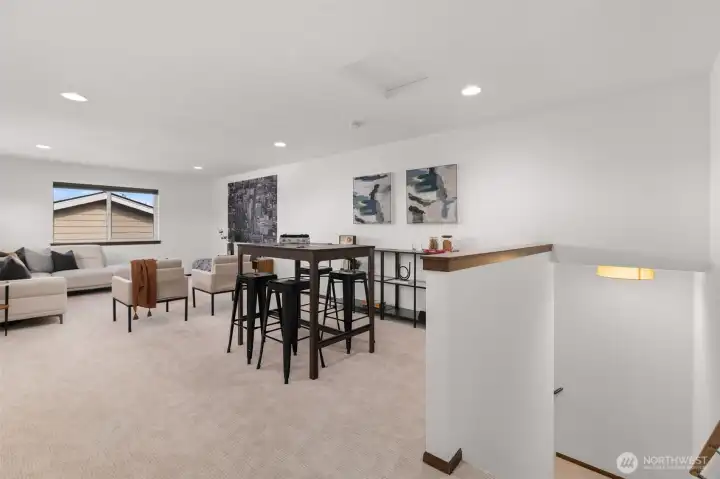 Floor 3; HUGE bonus room