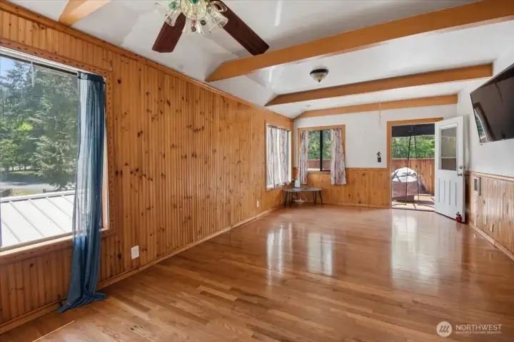 Upper Level Family Room with Real Hardwood Floors Upper Level Family Room with Real Hardwood Floors