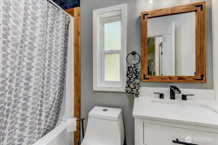 Centrally located 2nd Full Bath
