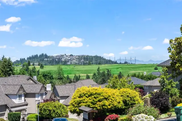 Admire the stately Newcastle Golf Club from this exclusive cul-de-sac located in the Issaquah School District.