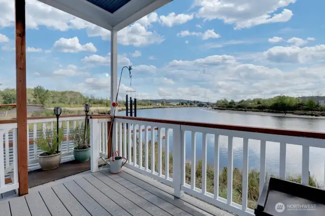Deck of kitchen/dining