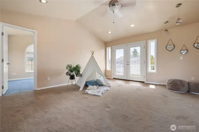 Bonus Room w/ Deck