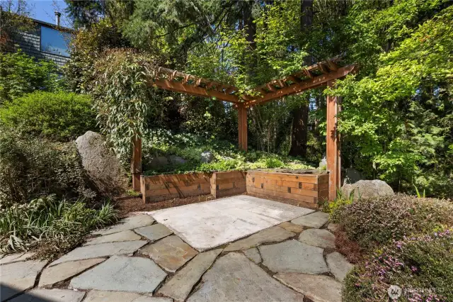 Side patio area