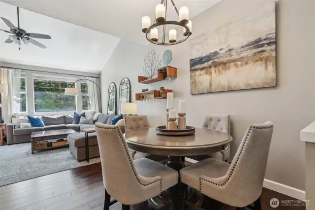 Spacious combination of dining and living rooms