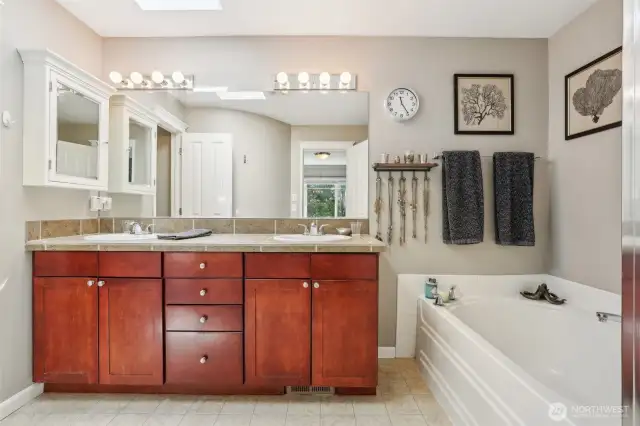 Primary Dual vanity, soaking tub and shower