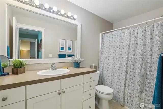 Second Bedroom ensuite full bathroom