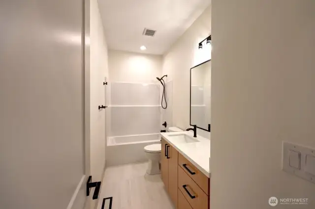 Guest Full Bath