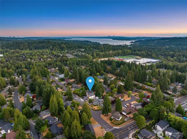 Close to Juanita Beach, Totem Lake Village, parks, dining, I-405, & Lake WA School District.