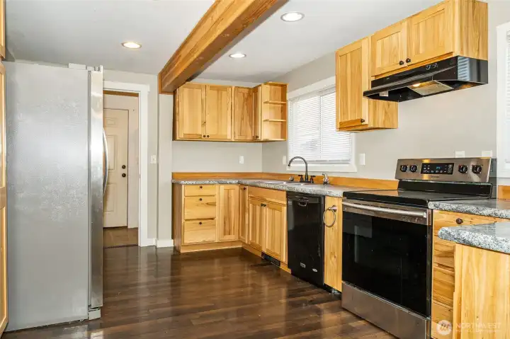 Spacious newer Kitchen