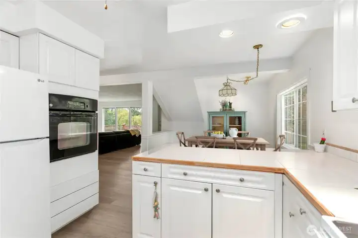 Virtually Staged dining area