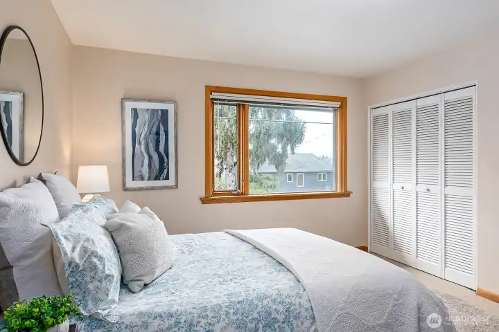 This angle shows the closet space...