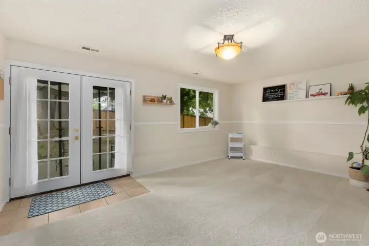 Rec room or second living space is on the lower level Rec room or second living space is on the lower level
