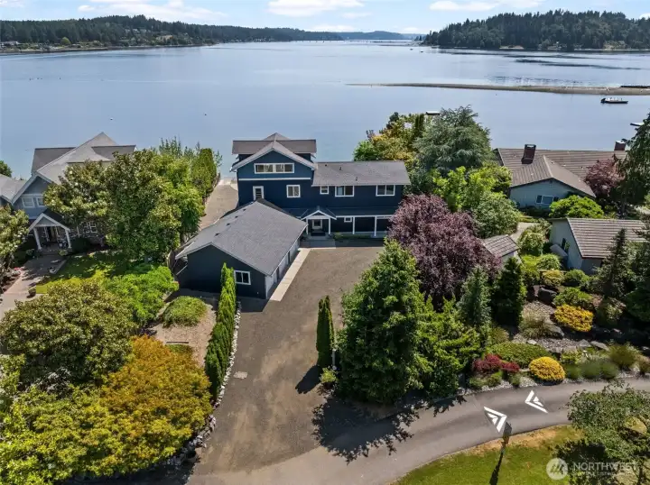 Opportunity to create your dream waterfront retreat. Opportunity to create your dream waterfront retreat.