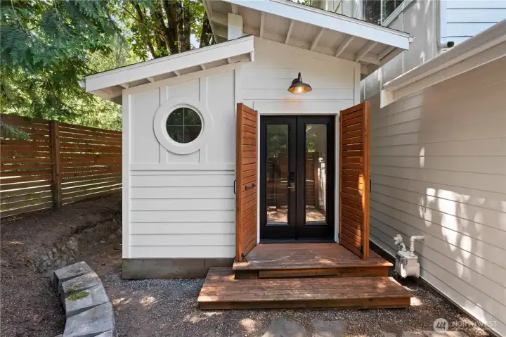 Detached outbuilding with electrical and mini-split attachement! Detached outbuilding with electrical and mini-split attachement!