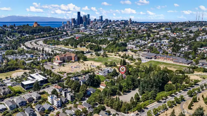 So much more close by: Lake Washington, many Schools, Amy Yee Tennis Club, Restaurants, Stores, Tsunami Pickleball Center & easy access to I-90, I-5 & downtown. So much more close by: Lake Washington, many Schools, Amy Yee Tennis Club, Restaurants, Stores, Tsunami Pickleball Center & easy access to I-90, I-5 & downtown.