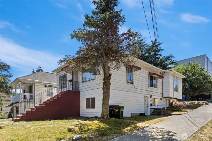 On a 4,000sf lot zoned L1(M) tment that is conveniently linked to Seattle neighbors & beyond. On a 4,000Sf lot, zoned L1(M) for plans you may want to build in the future. A limitless opportunity to own a solid investment, conveniently linked to Seattle neighbors & beyond. On a 4,000sf lot zoned L1(M) tment that is conveniently linked to Seattle neighbors & beyond. On a 4,000Sf lot, zoned L1(M) for plans you may want to build in the future. A limitless opportunity to own a solid investment, conveniently linked to Seattle neighbors & beyond.