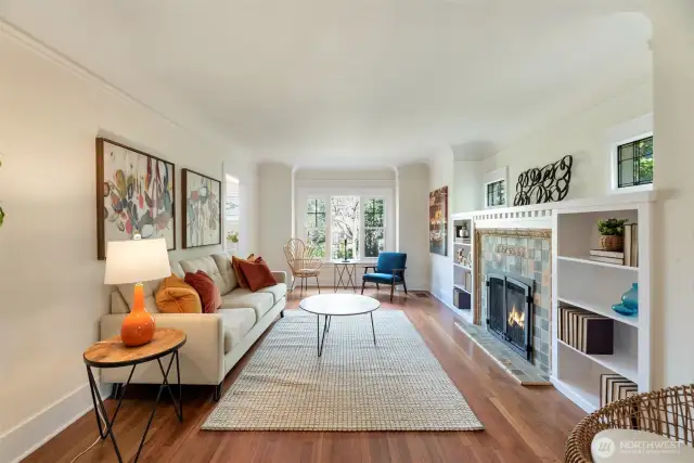 Built in's and hardwood flooring