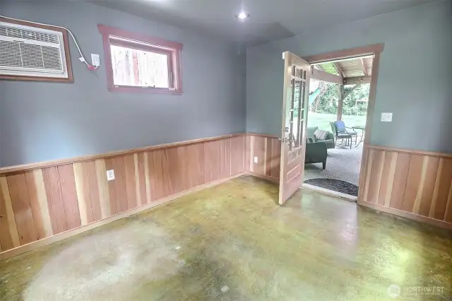 This stand-alone building is just off the patio, has power, lights, AC and makes a great office, craft room, study..let yoyr imagination run free in this space