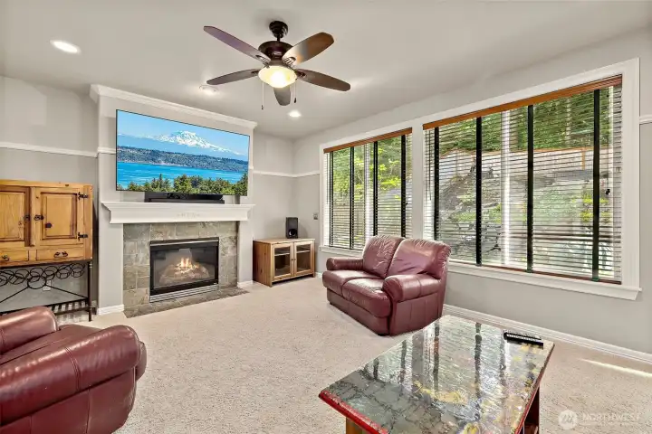 2nd Living Room