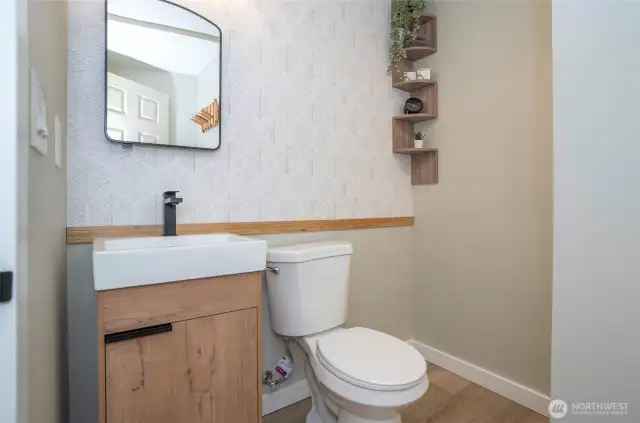 Check out the attached bathroom in the studio!
