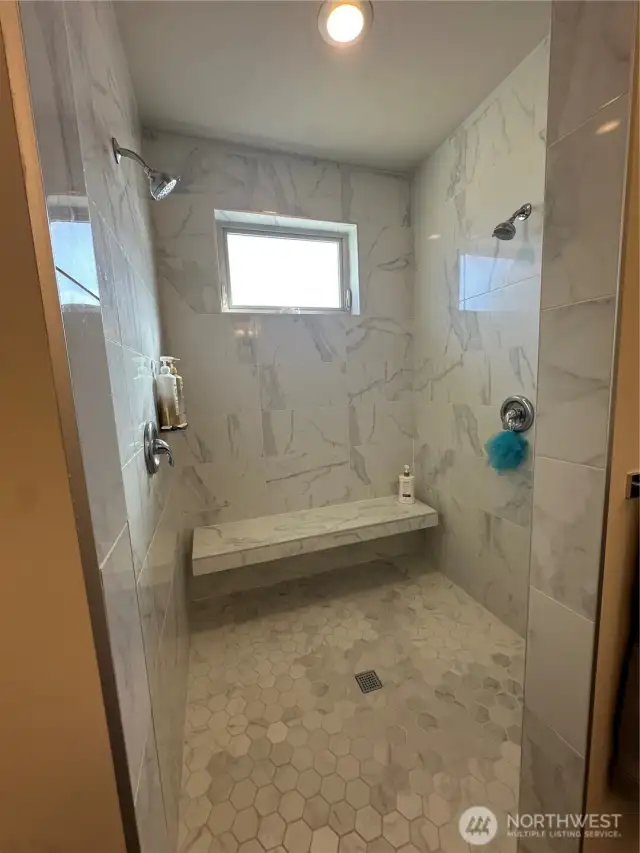 Beautiful marble to the ceiling.
