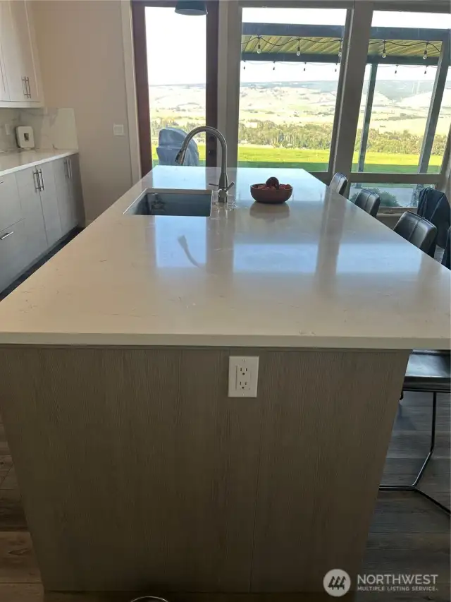 Kitchen Island seats four