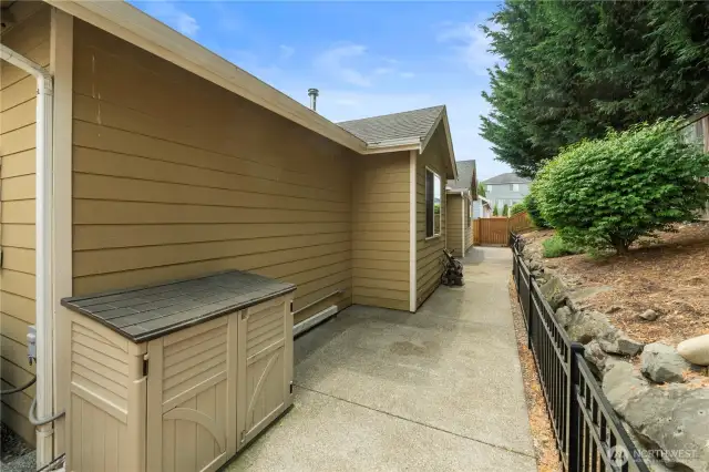 Generator w/Tuff Shed Enclosure