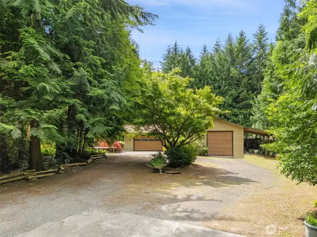 Welcome to 4005 NE Kedros Dr