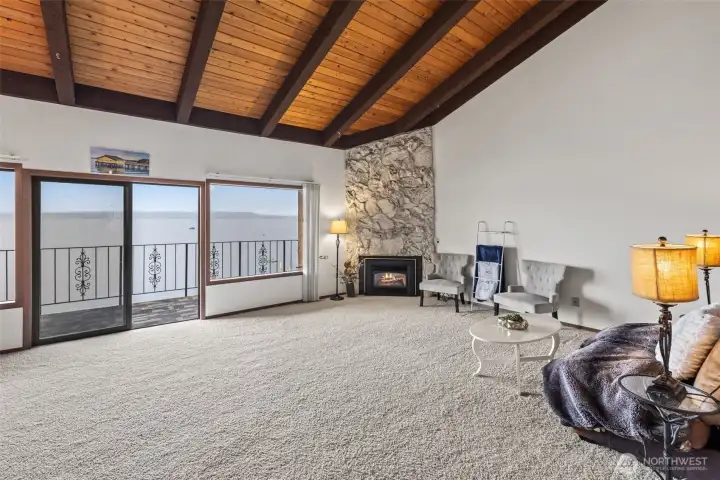 living room/gas fireplace