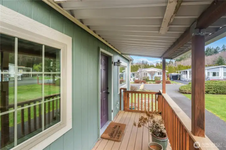Covered porch!