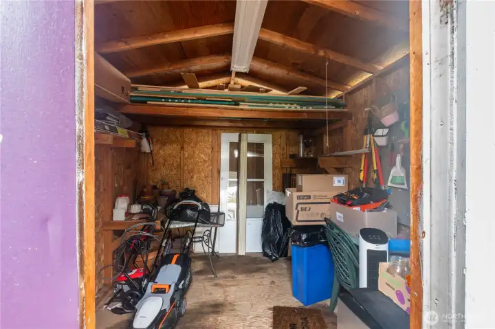 Your shed w/ electric!