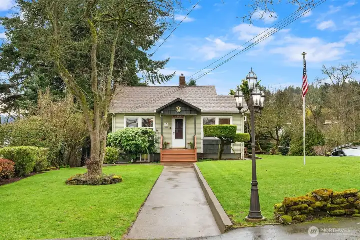 Level entry from parking area