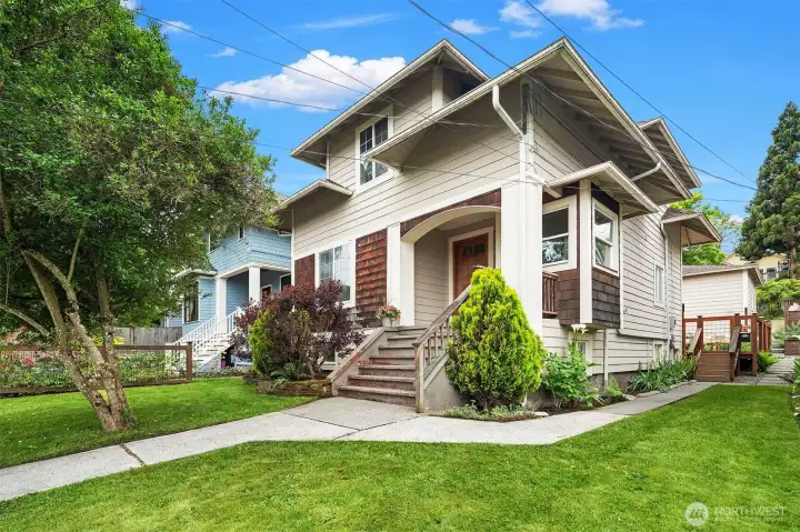 Beautiful craftsman home in Seattle’s vibrant Central District, blending timeless character with modern comfort in one of the city’s most connected neighborhoods.