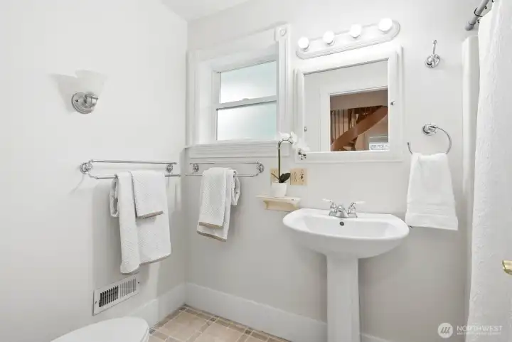 2nd level full guest bathroom 2nd level full guest bathroom