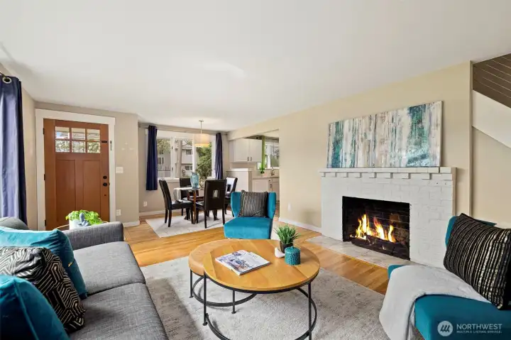 Living room opens to dining room and kitchen. Great flow throughout. Living room opens to dining room and kitchen. Great flow throughout.