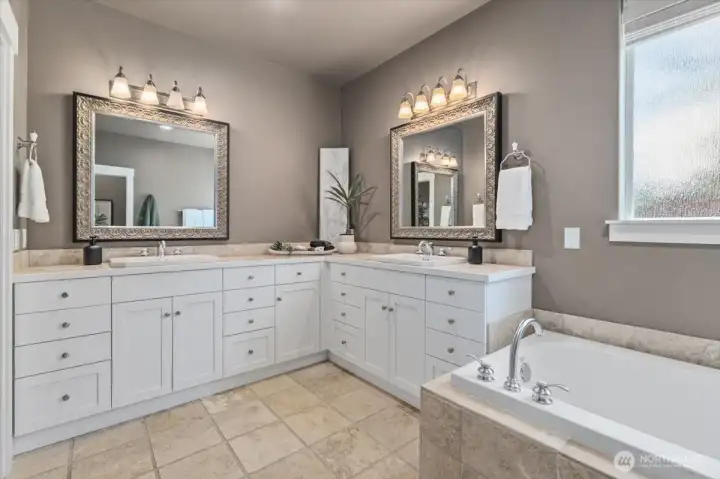 Soaking tub Soaking tub