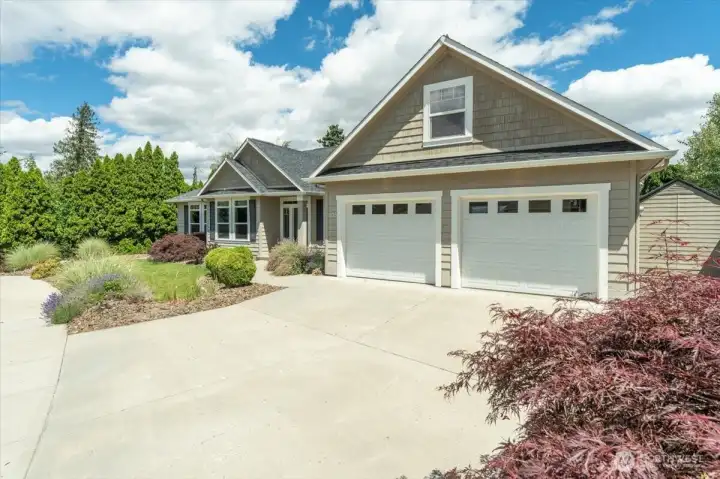 3 car garage with tandum 3 car garage with tandum