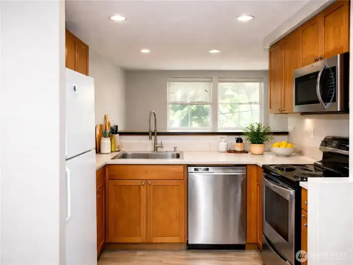 Kitchen (Virtually Staged) Kitchen (Virtually Staged)