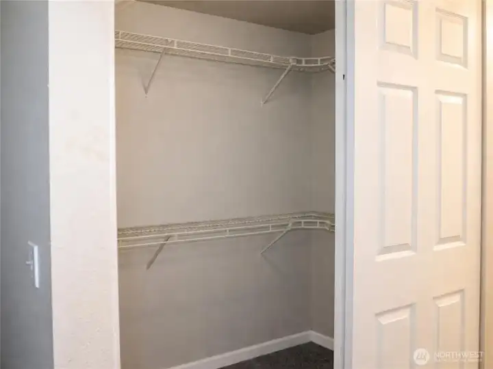 Walk-In Closet Walk-In Closet