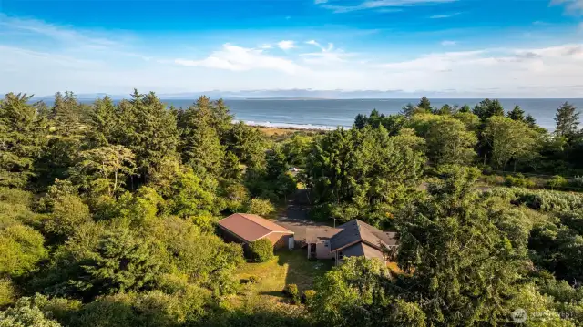 7+ Acres & short walk to beach