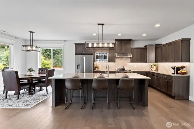 Clean, modern looking kitchen.