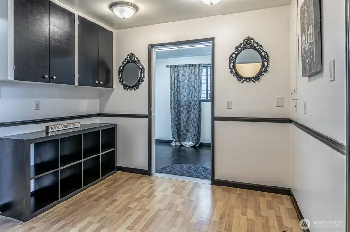 Entrance area to the studio.