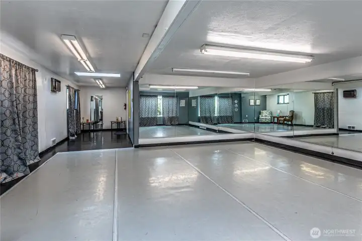 Lots of mirrors, was a dance studio.