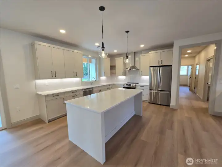 Quartz Island and Countertops