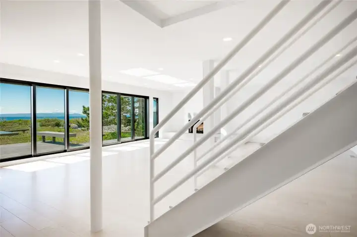 Contemporary staircase