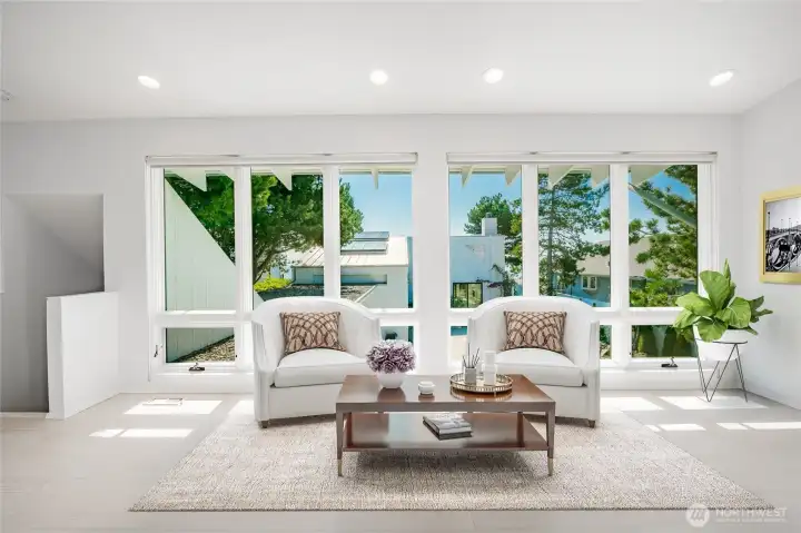 Selling area in 3rd bedroom overlooking the pool/courtyard and ocean